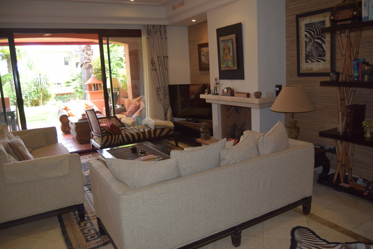 House in Marbella Golden Mile, Malaga, Spanien 5 Schlafzimmer, 292 m2 Nr. 55433