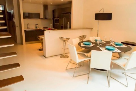 Apartment for sale in Valencia, Spain 4 bedrooms, 250 sq.m. No. 53932 - photo 3