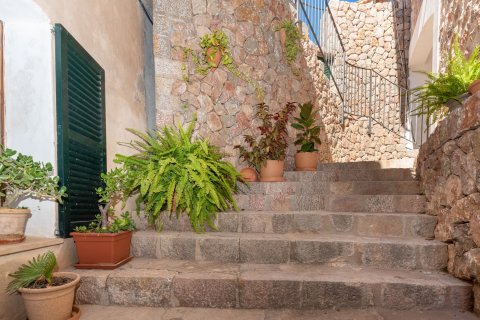 Townhouse for sale in Fornalutx, Mallorca, Spain 3 bedrooms, 184 sq.m. No. 48130 - photo 4