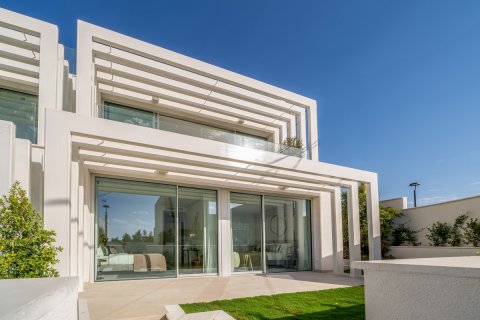 Villa for sale in Sotogrande, Cadiz, Spain 3 bedrooms, 335 sq.m. No. 55380 - photo 1
