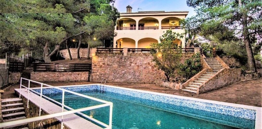 Villa in Naquera, Valencia, Spain 5 bedrooms, 423 sq.m. No. 54300