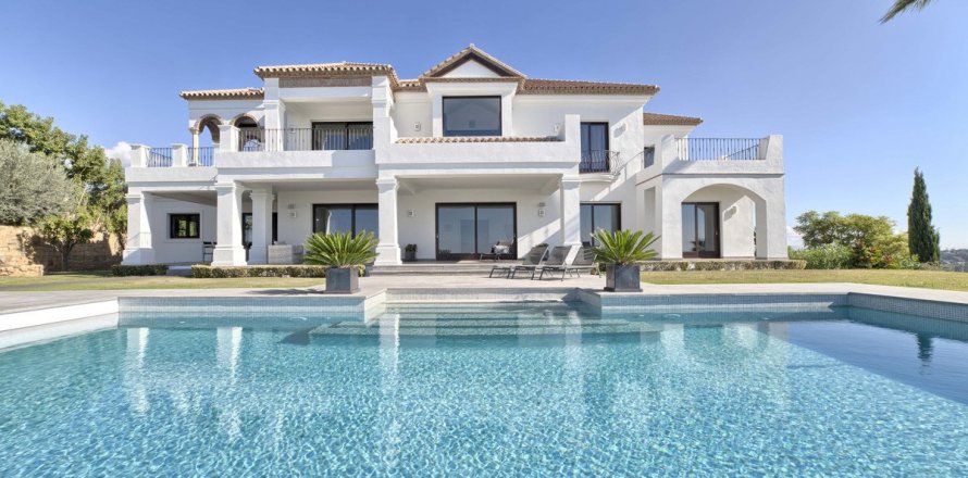 Villa in Marbella, Malaga, Spain 5 bedrooms, 640 sq.m. No. 55346