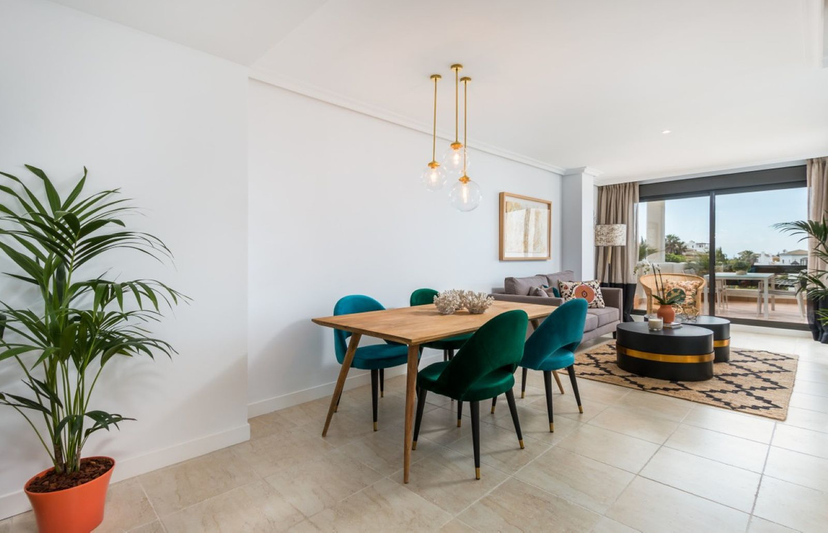 Radhus i Estepona, Malaga, Spanien 3 sovrum, 240 kvm. Nr. 55384