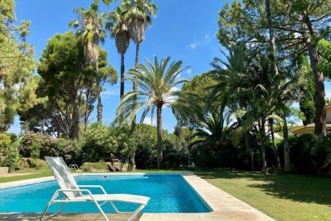 Villa for sale in Rocafort, Valencia, Spain 6 bedrooms, 690 sq.m. No. 53879 - photo 25