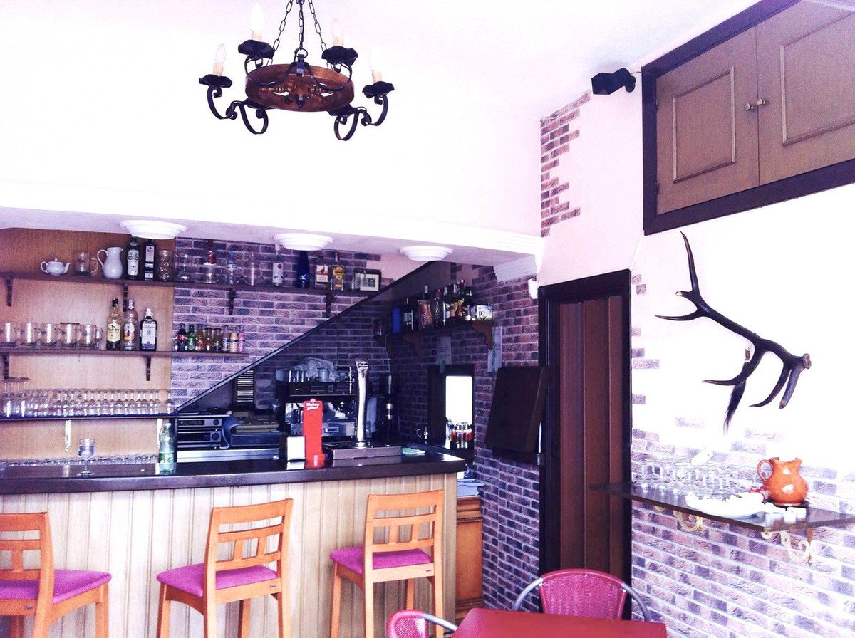 Cafetería / restaurante en Marbella Golden Mile, Málaga, España 175 m2 No. 55353