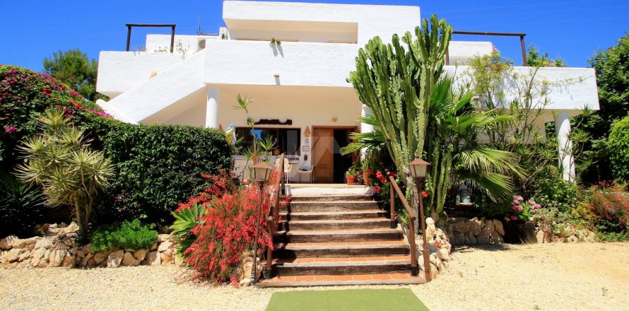 Villa in Teulada, Alicante, Spain 5 bedrooms, 409 sq.m. No. 54439