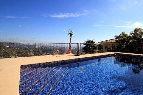 Villa for sale in Calpe, Alicante, Spain 3 bedrooms, 179 sq.m. No. 54460 - photo 1