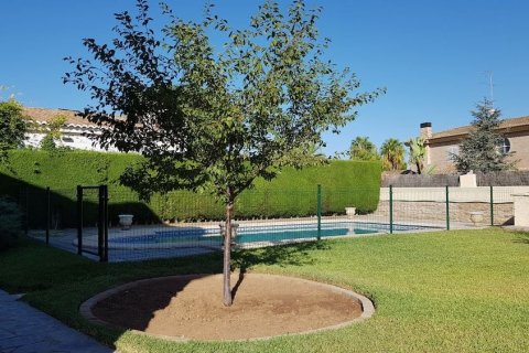 Villa for sale in L'Eliana, Valencia, Spain 5 bedrooms, 200 sq.m. No. 53916 - photo 6