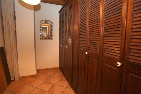 Apartment for sale in Valencia, Spain 3 bedrooms, 120 sq.m. No. 53785 - photo 13