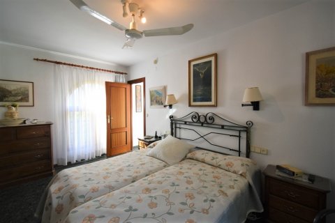 Villa for sale in L'Eliana, Valencia, Spain 6 bedrooms, 384 sq.m. No. 53912 - photo 2