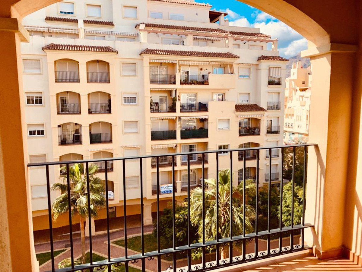 Apartamento en Estepona, Málaga, España 2 dormitorios, 96 m2 No. 55419