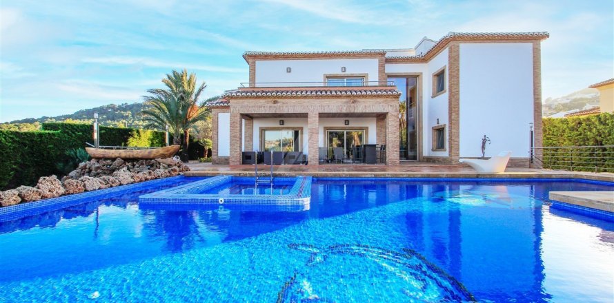 Villa in Javea, Alicante, Spain 5 bedrooms, 458 sq.m. No. 54425