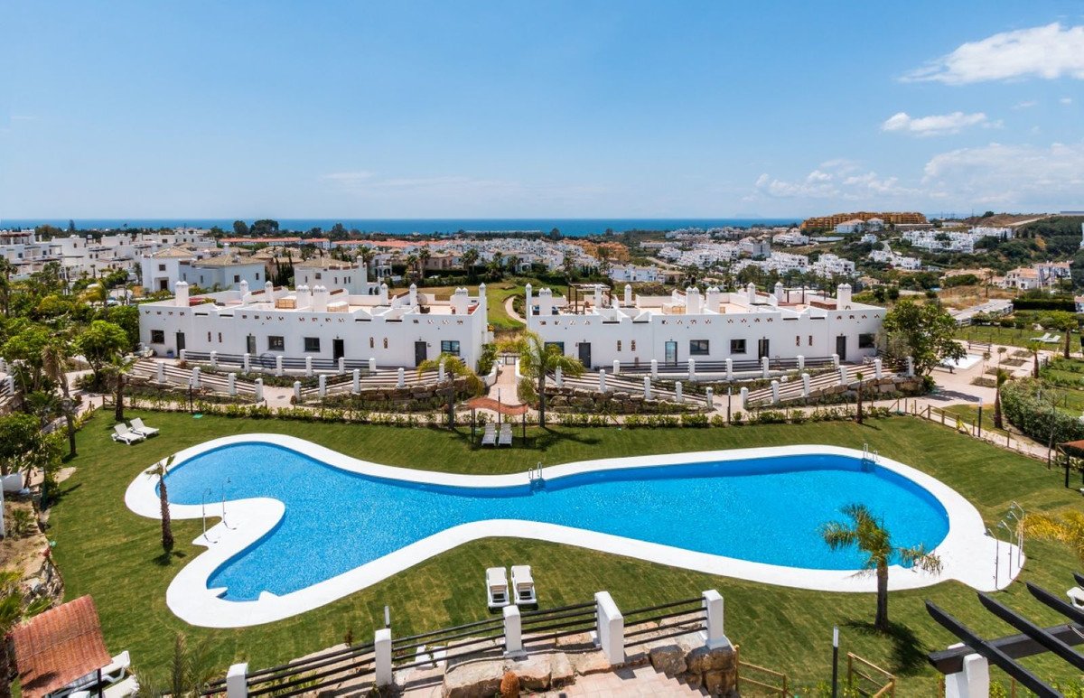 Radhus i Estepona, Malaga, Spanien 3 sovrum, 240 kvm. Nr. 55384