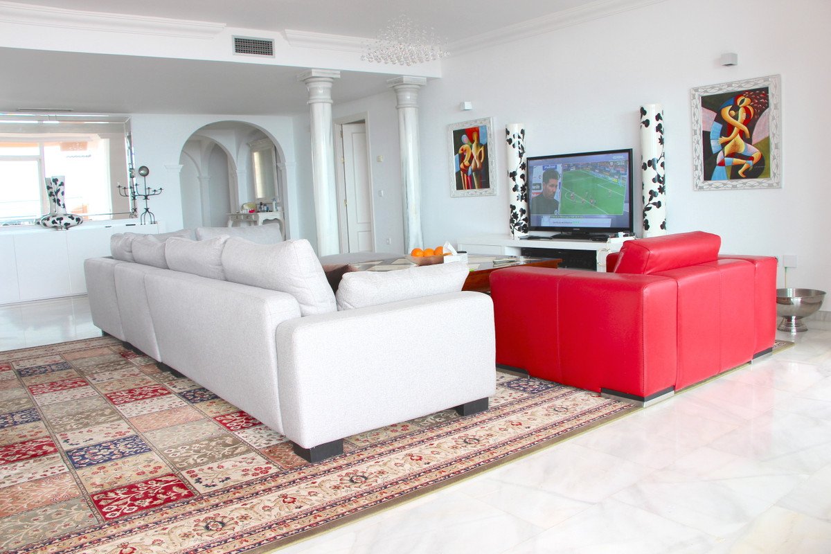 Appartamento a Nueva Andalucia, Malaga, Spagna 3 camere da letto, 202 mq. N° 55342