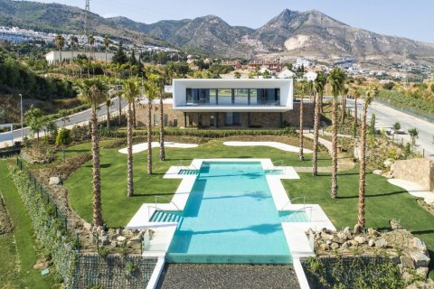 Villa for sale in Benalmadena, Malaga, Spain 4 bedrooms, 280 sq.m. No. 55345 - photo 1