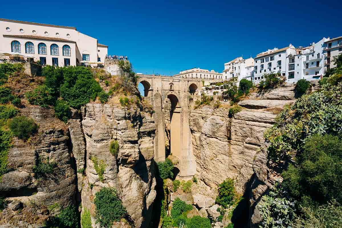 TOP 5 Reasons to Move to Spain: Why This Sunny Country Attracts Expats