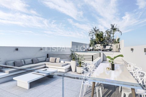 Villa for sale in Torrox, Malaga, Spain 3 bedrooms, 268 sq.m. No. 55732 - photo 1