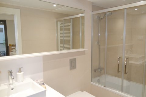 Apartment for sale in Barcelona, Spain 3 bedrooms, 84 sq.m. No. 57351 - photo 21