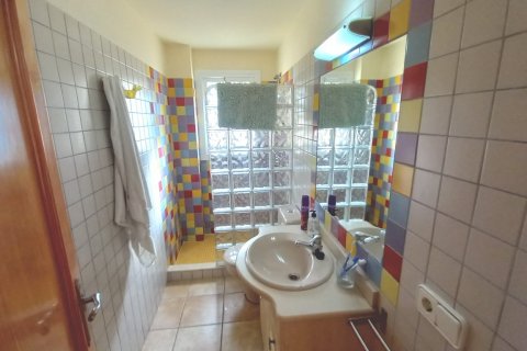 Villa for sale in Albir, Alicante, Spain 3 bedrooms, 220 sq.m. No. 56774 - photo 11