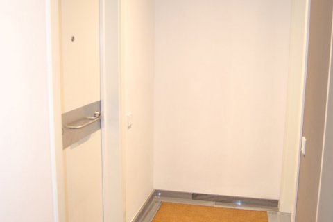 Apartment for sale in Barcelona, Spain 3 bedrooms, 90 sq.m. No. 57350 - photo 18