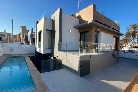 Villa for sale in La Mata, Alicante, Spain 4 bedrooms, 310 sq.m. No. 56058 - photo 1