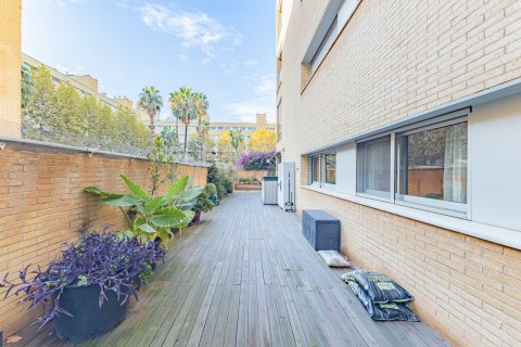 Apartment for sale in Barcelona, Spain 3 bedrooms, 102 sq.m. No. 56921 - photo 22
