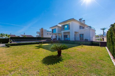 Villa for sale in Torrevieja, Alicante, Spain 4 bedrooms, 586 sq.m. No. 58837 - photo 3