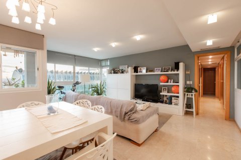 Apartment for sale in Valencia, Spain 3 bedrooms, 121 sq.m. No. 59456 - photo 27