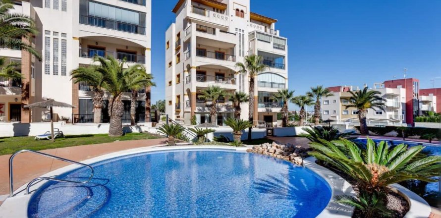 Apartment in Torrevieja, Alicante, Spain 2 bedrooms, 85 sq.m. No. 58580