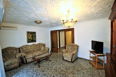 Apartment for sale in Alicante, Spain 3 bedrooms, 120 sq.m. No. 58245 - photo 3