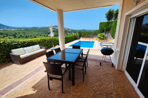 Villa for sale in Calpe, Alicante, Spain 3 bedrooms, 166 sq.m. No. 59321 - photo 2