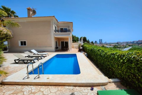 Villa for sale in Calpe, Alicante, Spain 3 bedrooms, 166 sq.m. No. 59321 - photo 1