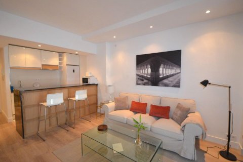 Apartment for sale in Madrid, Spain 2 bedrooms, 75 sq.m. No. 58453 - photo 3