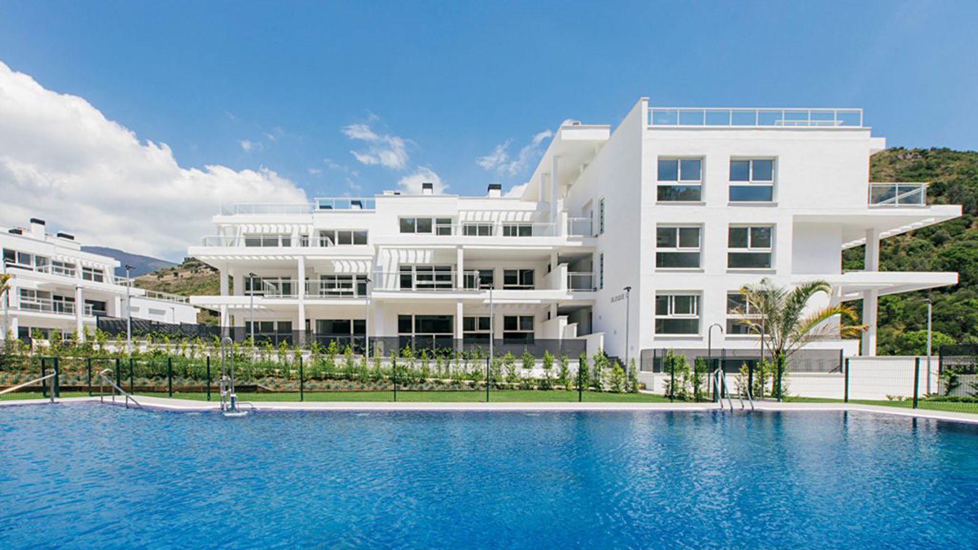 Riverside Homes Benahavis, Malaga, Spānijā Nr. 50357