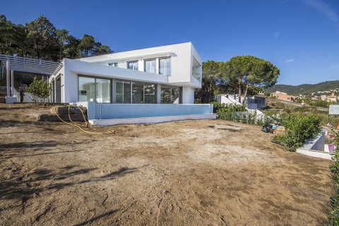 Villa for sale in Barcelona, Spain 5 bedrooms, 532 sq.m. No. 58528 - photo 3