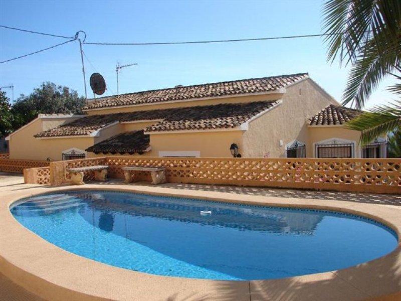 Villa in Calpe, Alicante, Spain 3 bedrooms, 250 sq.m. No. 25080