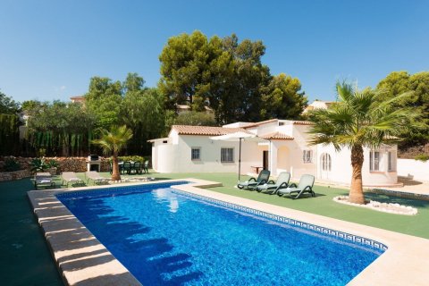 Villa for sale in Calpe, Alicante, Spain 3 bedrooms, 156 sq.m. No. 59137 - photo 1