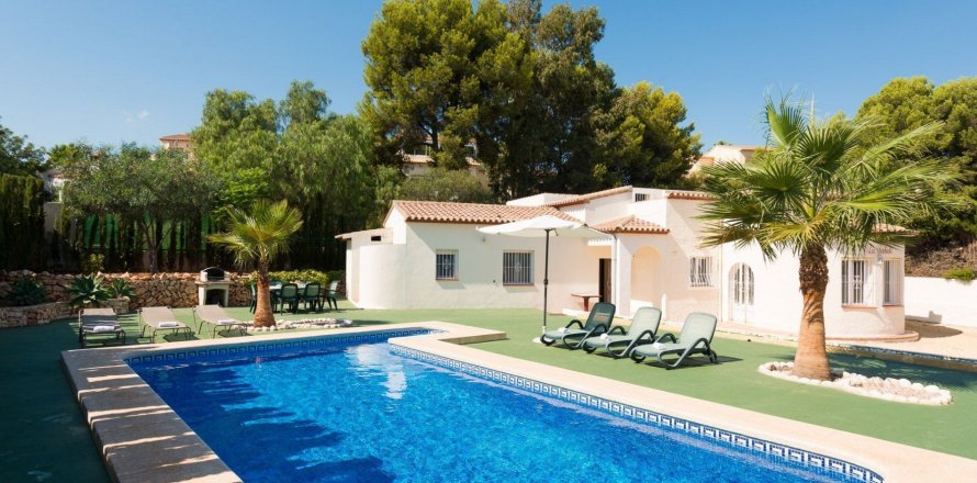 Villa in Calpe, Alicante, Spain 3 bedrooms, 156 sq.m. No. 59137