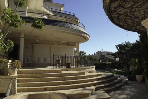 Villa for sale in Alicante, Spain 11 bedrooms, 1147 sq.m. No. 58943 - photo 6
