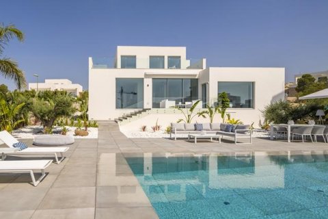 Villa for sale in San Miguel de Salinas, Alicante, Spain 4 bedrooms, 480 sq.m. No. 58466 - photo 1