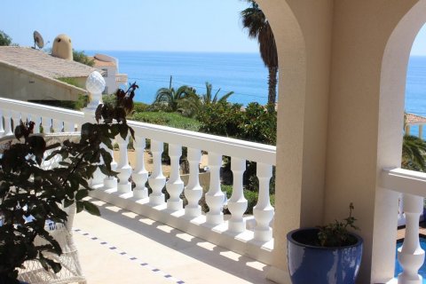 Villa for sale in El Campello, Alicante, Spain 4 bedrooms, 400 sq.m. No. 58953 - photo 3