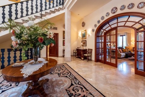 Villa for sale in Llucmajor, Mallorca, Spain 5 bedrooms, 850 sq.m. No. 59549 - photo 4