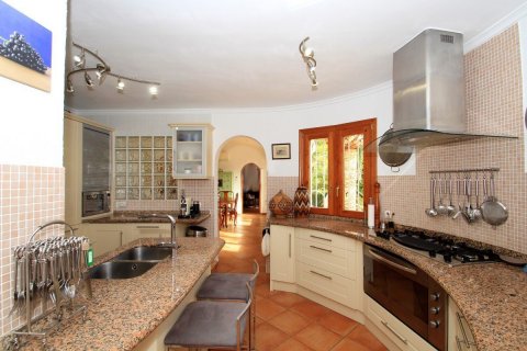 Villa for sale in Moraira, Alicante, Spain 4 bedrooms, 262 sq.m. No. 58601 - photo 9