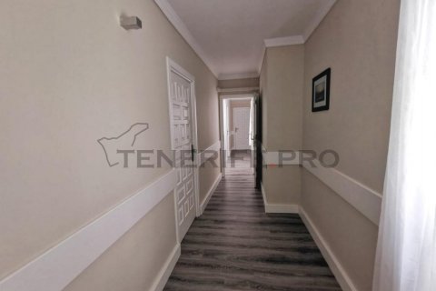 Villa for sale Adeje, Tenerife, Spain 8 bedrooms, 380 sq.m. No. 57828 - photo 16