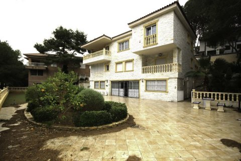 Villa for sale in Campoamor, Alicante, Spain 6 bedrooms, 360 sq.m. No. 58983 - photo 8