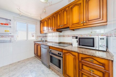 Apartment for sale in Torrevieja, Alicante, Spain 2 bedrooms, 76 sq.m. No. 58330 - photo 9