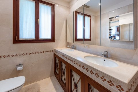 Villa for sale in Llucmajor, Mallorca, Spain 5 bedrooms, 850 sq.m. No. 59549 - photo 21