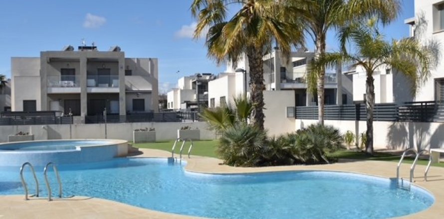 Bungalow in Torrevieja, Alicante, Spain 2 bedrooms, 81 sq.m. No. 58682