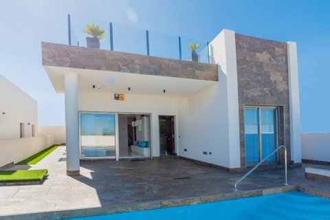 Villa for sale in Villamartin, Alicante, Spain 3 bedrooms, 112 sq.m. No. 58145 - photo 1