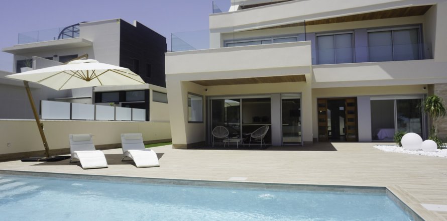 Villa in Campoamor, Alicante, Spain 4 bedrooms, 336 sq.m. No. 59185